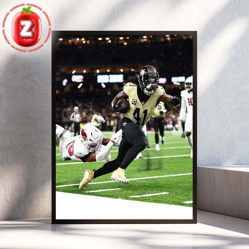 Alvin Kamara New Orleans Saints Breaks Tackle Against Arizona Cardinals NFL Football 2025 Home Decor Poster Canvas