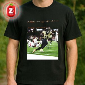 Alvin Kamara New Orleans Saints Breaks Tackle Against Arizona Cardinals NFL Football 2025 Unisex T-Shirt